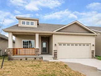 5613 Prairie Grass Dr, Johnston, IA 50131