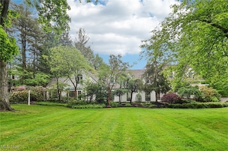 33300 N Deer Creek Ln, Cleveland, OH 44124