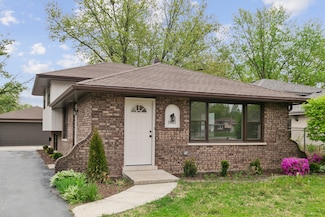 14951 Kilbourne Ave, Midlothian, IL 60445