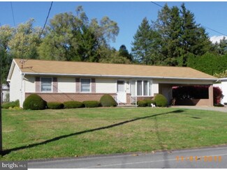 1430 W Maple St, Valley View, PA 17983