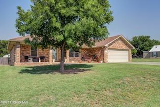 1111 Deer Ct, Abernathy, TX 79311