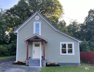 106 E Frazier Ave, Columbia, KY 42728