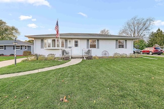 927 Reichow St, Oshkosh, WI 54902