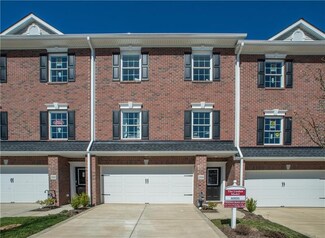2892 E May St, Castle Shannon, PA 15234