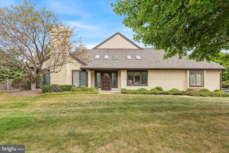 967 Hedgerow Ct, Blue Bell, PA 19422