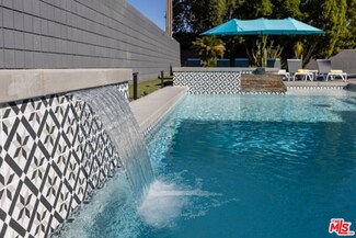 980 N Buttonwillow Cir, Palm Springs, CA 92262