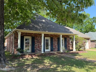 1007 Riverchase Dr N, Brandon, MS 39047