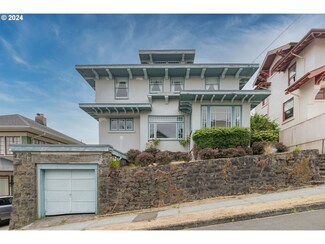 962 16th St, Astoria, OR 97103