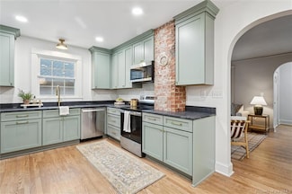 102 School Ln, Toano, VA 23168