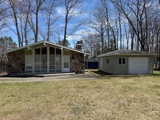 438 Jefferson Blvd, Roscommon, MI 48653