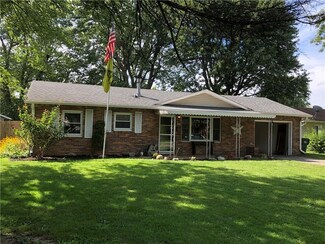 528 Mooreland Dr, Whiteland, IN 46184