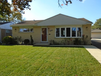 8258 N Octavia Ave, Niles, IL 60714