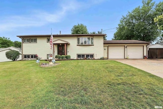 408 E 21st Ave, Coal Valley, IL 61240