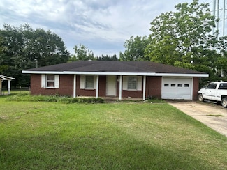 56 Clara St, Cowarts, AL 36321