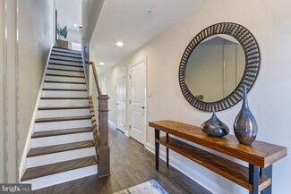 105 Higher Rock Ct, North Wales, PA 19454
