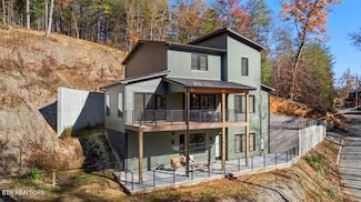 1590 Bear Valley Rd, Sevierville, TN 37876