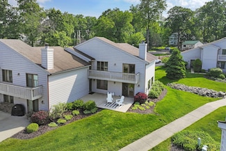 1611 Westbank Cir, Delavan, WI 53115