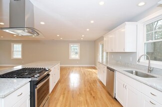 3 Old Beaver Dam Rd, Wareham, MA 02571