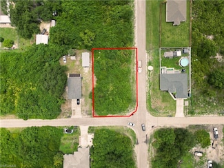 3721 26th St SW, Lehigh Acres, FL 33976