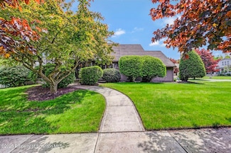 600 E Swinick Dr, Dunmore, PA 18512