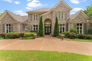 2400 Spring Hollow Ln, Germantown, TN 38139