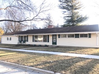 1430 W Park Ave, Libertyville, IL 60048