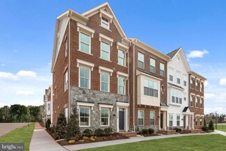 14829 Retreat Blvd, Chantilly, VA 20151 | MLS# VAFX2177066 | Homes.com