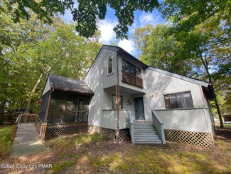 327 Somerset Dr, East Stroudsburg, PA 18301