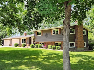 423 Coldspring Dr, Varna, IL 61375