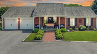 70 Harvest Dr, Portsmouth, RI 02871