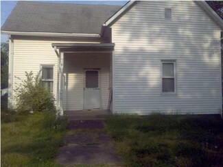 76 S Cale St, Poseyville, IN 47633
