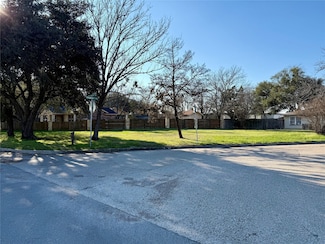 500 Williamson Dr, Bryan, TX 77801