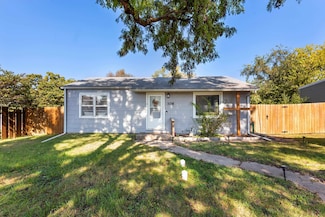 108 SE 8th St, Newton, KS 67114