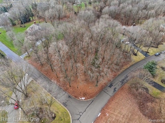 2423 Canterwood, Highland Township, MI 48357