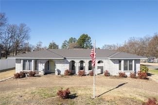 3002 S 39th St, Fort Smith, AR 72903