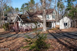 104 Stag Ln, Dingmans Ferry, PA 18328