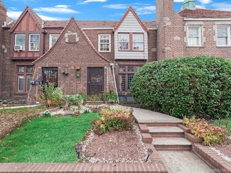 173-17 Sayers Ave, Addisleigh Park, NY 11433