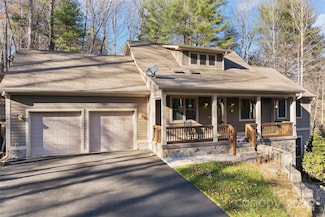 102 Wolf Shoals Dr, Hendersonville, NC 28739