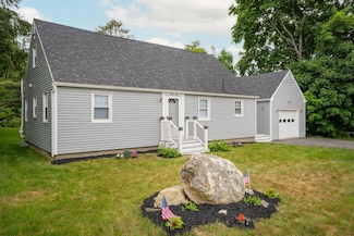 32 Allen Avenue Extension, Falmouth, ME 04105