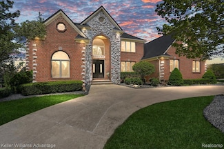 23790 Point o Woods Ct, South Lyon, MI 48178