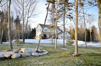 5 Brookfield Dr, Holden, ME 04429