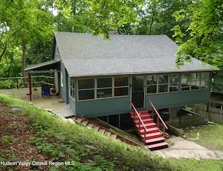 57 Main St, Philmont, NY 12565