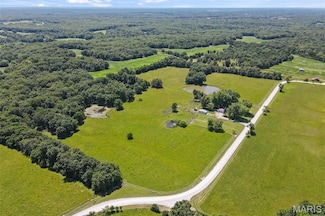 3616 County Road 2860, Higbee, MO 65257