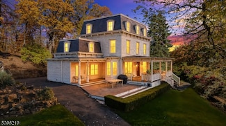 1370 Johnston Dr, Watchung, NJ 07069