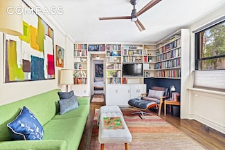 319 W 18th St Unit 1A, New York, NY 10011