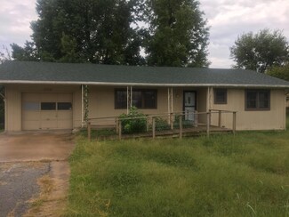 1108 Pennell St, Carl Junction, MO 64834