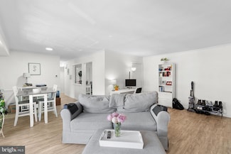 12717 Gordon Blvd Unit 124, Woodbridge, VA 22192
