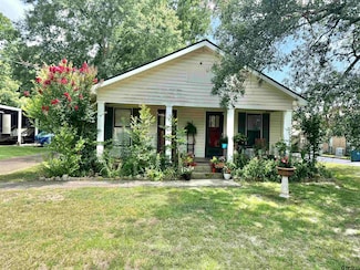 204 College Ave, Henderson, TX 75654