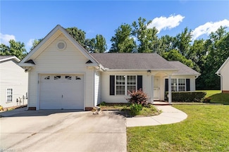 3931 Hickswood Forest Ct, High Point, NC 27265