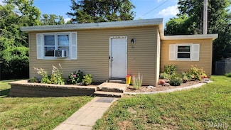 32 5th St, Hillsboro, MO 63050